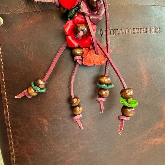 Daisy Flower Leather Bag Charm Leather Purse Crossbody Keychain NEW - Picture 3 of 5